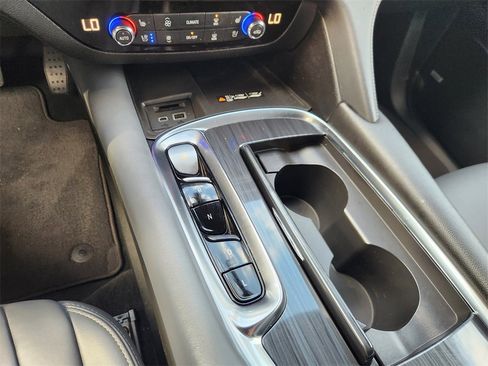 Used 2024 Buick Enclave Premium image 17