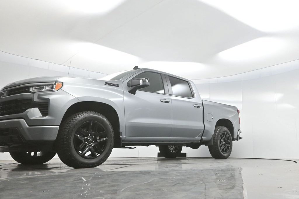 Used 2026 Chevrolet Silverado 1500 RST AWD/4WD image 17