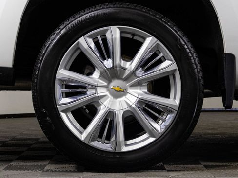 Used 2024 Chevrolet Silverado 1500 High Country w/ High Country Premium Package AWD/4WD image 46