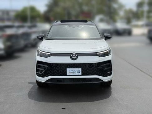 New 2026 Volkswagen Tiguan SE R-Line AWD/4WD image 2