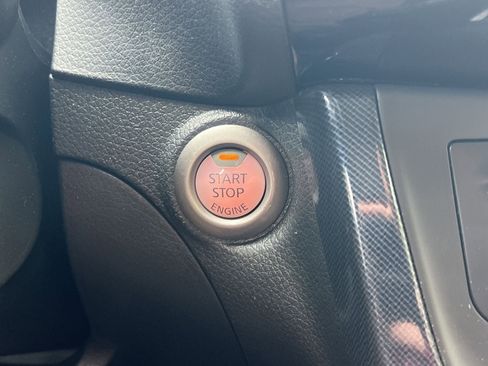 Used 2019 Nissan Sentra SR w/ Premium Package (SR) image 5