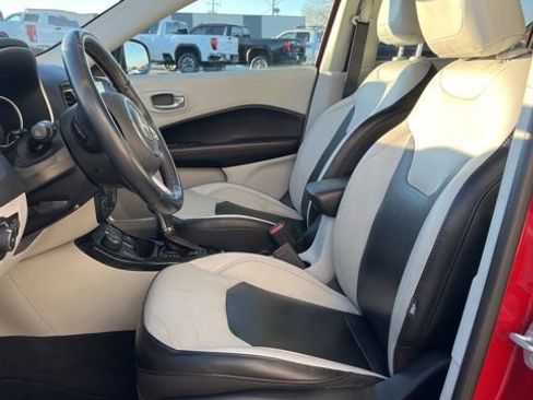 Used 2018 Jeep Compass Limited w/ Navigation Group AWD/4WD image 28