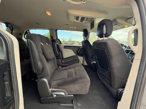 Used 2012 Dodge Grand Caravan SXT image 27