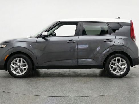 Used 2025 Kia Soul LX w/ LX Technology Package FWD image 5