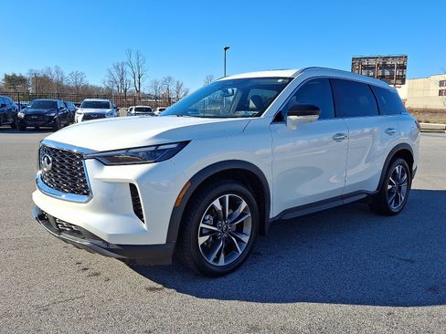 Used 2022 INFINITI QX60 Luxe w/ Performance Audio Package image 3