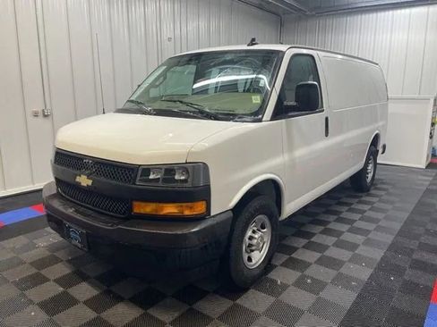 Used 2019 Chevrolet Express 2500 image 6