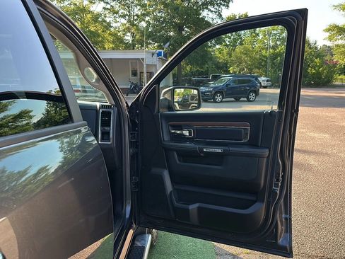 Used 2017 RAM 1500 Laramie AWD/4WD image 25