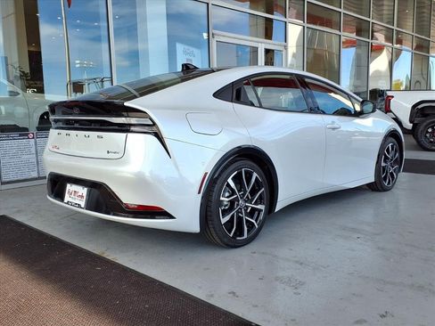 New 2026 Toyota Prius Plug-In Hybrid image 4