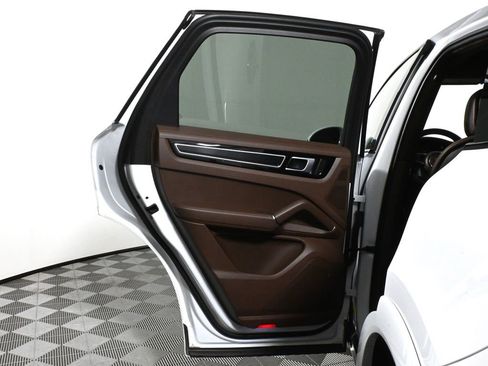 Used 2022 Porsche Cayenne GTS image 36