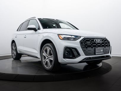 Certified 2025 Audi Q5 2.0T Premium w/ Convenience Plus Package