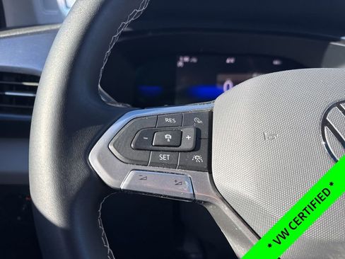 Certified 2023 Volkswagen Taos SE w/ Panoramic Sunroof Package image 16