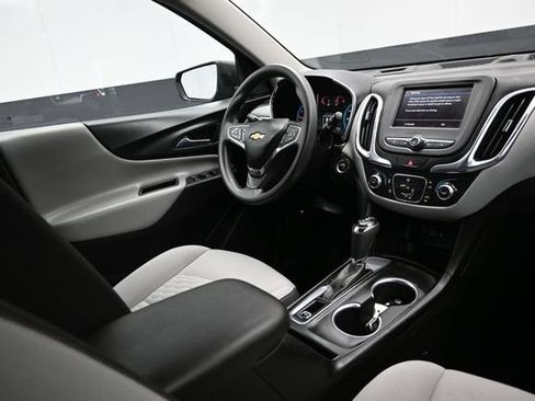 Used 2020 Chevrolet Equinox LS FWD image 12