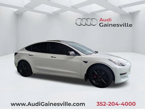 Used 2023 Tesla Model 3 Standard Range RWD image 1