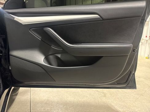 Used 2021 Tesla Model 3 Standard Range Plus image 7