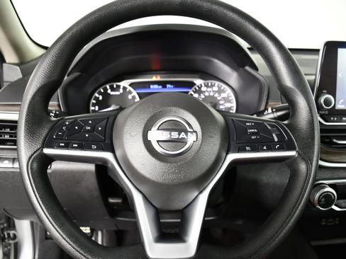 Used 2024 Nissan Altima 2.5 SV FWD image 19