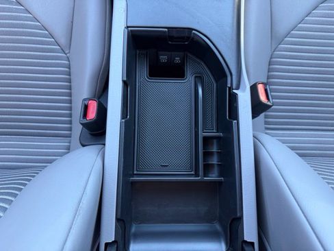 Used 2022 Toyota Camry SE w/ Carpet Mat Package (TMS) FWD image 28