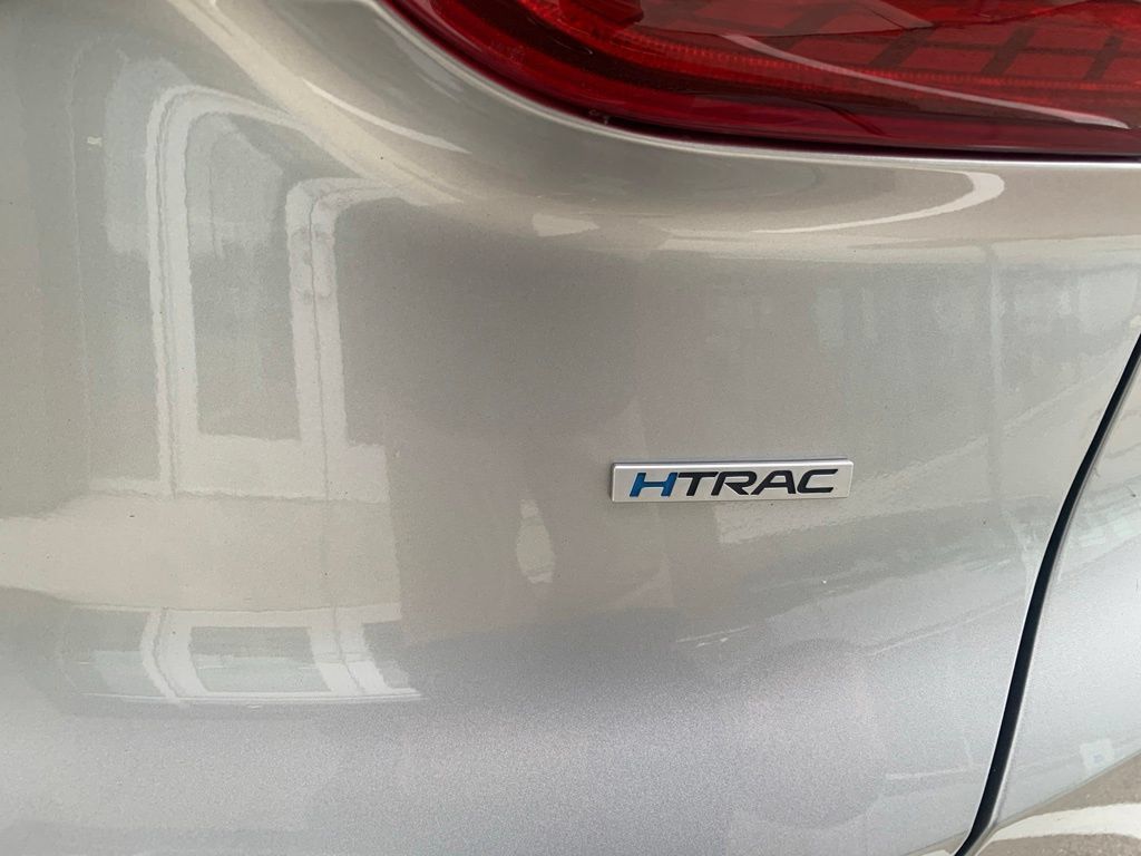 Used 2020 Hyundai Santa Fe SEL w/ Convenience + Premium Package AWD/4WD image 5