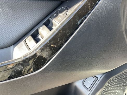 New 2026 Chevrolet Equinox LT w/ Convenience Package II image 13