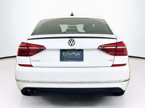 Used 2019 Volkswagen Passat 2.0T Wolfsburg w/ Wheels & Sunroof Package FWD image 7