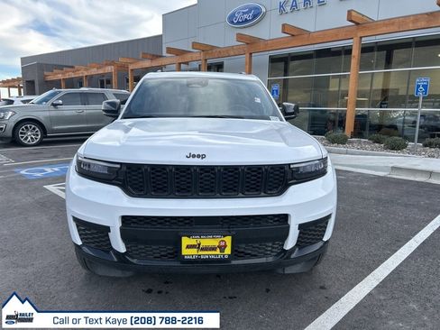 Used 2024 Jeep Grand Cherokee L Laredo image 2