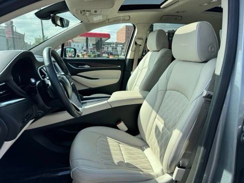 Used 2023 Buick Enclave Avenir AWD/4WD image 11