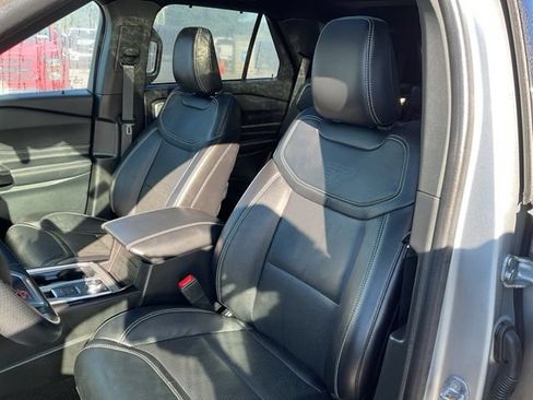 Used 2024 Ford Explorer ST w/ Equipment Group 401A AWD/4WD image 31