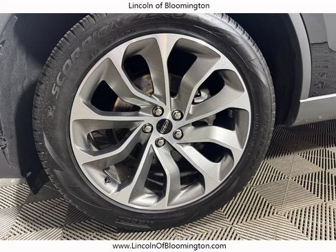 Certified 2025 Lincoln Aviator Reserve AWD/4WD image 25