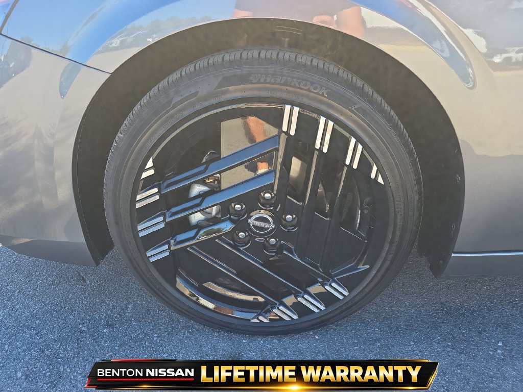 Used 2026 Nissan Sentra SR w/ SR Premium Package FWD image 7