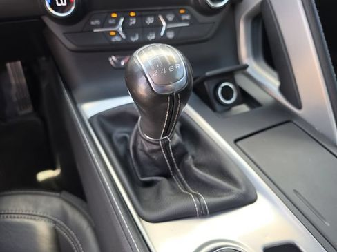 Used 2019 Chevrolet Corvette Stingray Coupe w/ 1LT RWD image 32