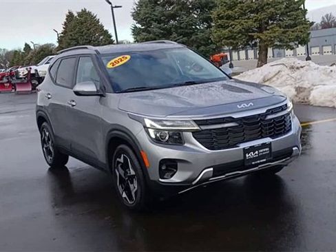 Certified 2025 Kia Seltos S image 5