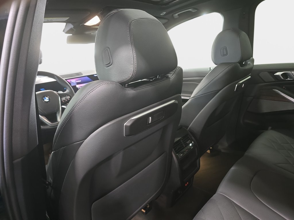 Used 2026 BMW X5 sDrive40i w/ Premium Package RWD image 12
