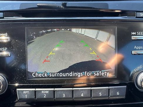Used 2016 Nissan Rogue S FWD image 13