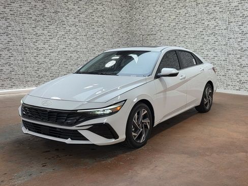 New 2026 Hyundai Elantra Limited FWD image 3