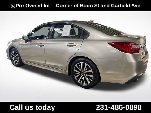 Used 2018 Subaru Legacy 2.5i Premium w/ Moonroof Package AWD/4WD image 3