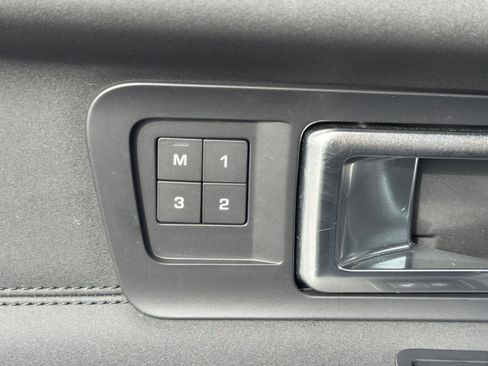 Used 2017 Land Rover Discovery Sport HSE image 28