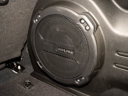 Used 2024 Jeep Wrangler Sport S image 7