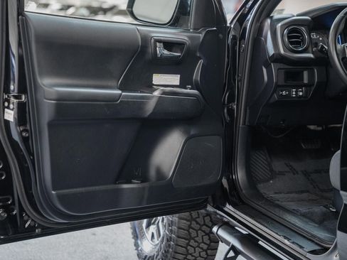 Used 2017 Toyota Tacoma TRD Off-Road w/ Tow Package (A/T) image 45