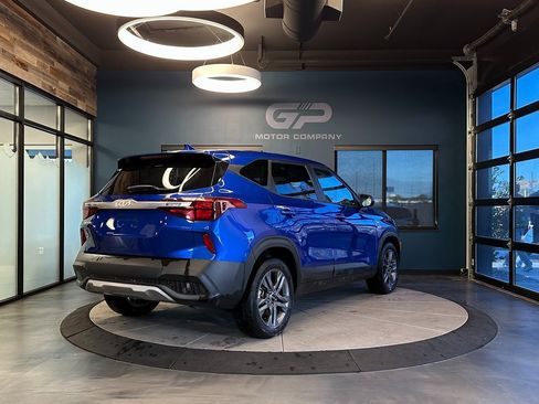 Used 2023 Kia Seltos LX image 3