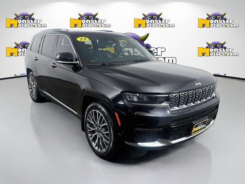 Used 2023 Jeep Grand Cherokee L Summit AWD/4WD image 3