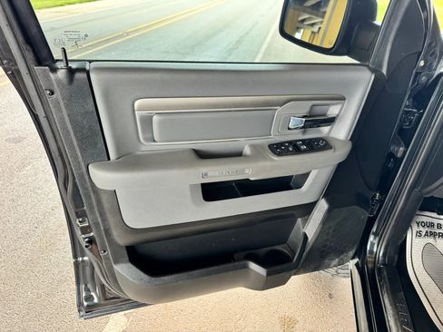 Used 2019 RAM 1500 Lone Star RWD image 9