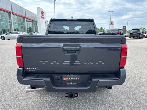Used 2026 Toyota Tacoma SR5 AWD/4WD image 9