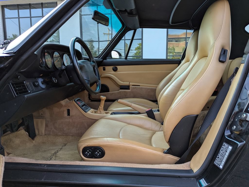 Used 1997 Porsche 911 Carrera RWD image 14