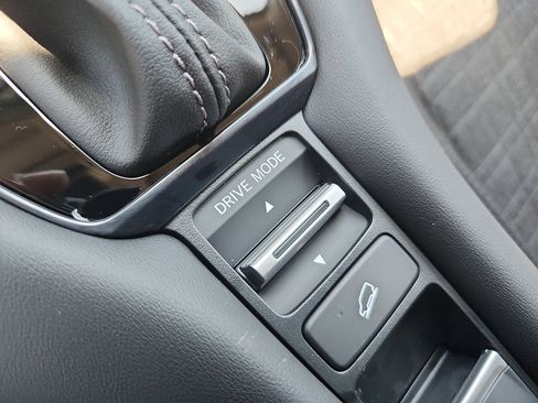 New 2027 Honda HR-V LX image 14