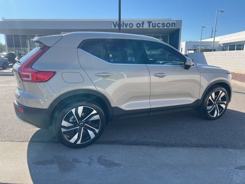 Certified 2025 Volvo XC40 B5 Ultra w/ Climate Package AWD/4WD image 4