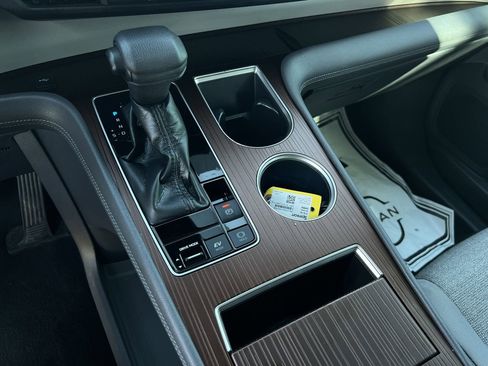 Used 2022 Toyota Sienna LE image 17