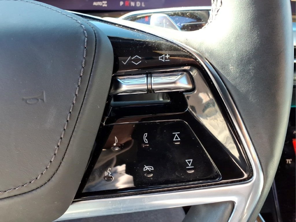 Used 2025 Cadillac Escalade Sport Platinum w/ LPO, ONYX Package AWD/4WD image 20