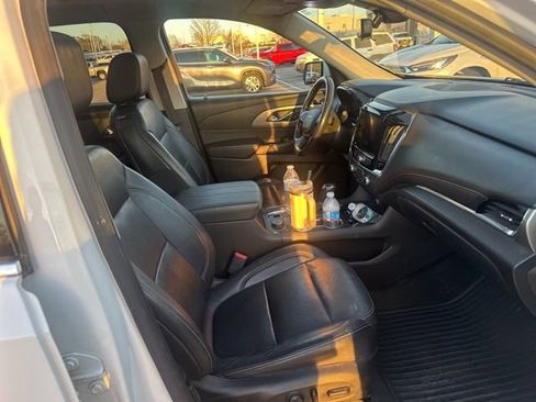 Used 2019 Chevrolet Traverse LT w/ LT Premium Package image 8