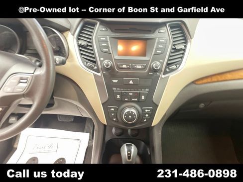 Used 2015 Hyundai Santa Fe GLS image 18