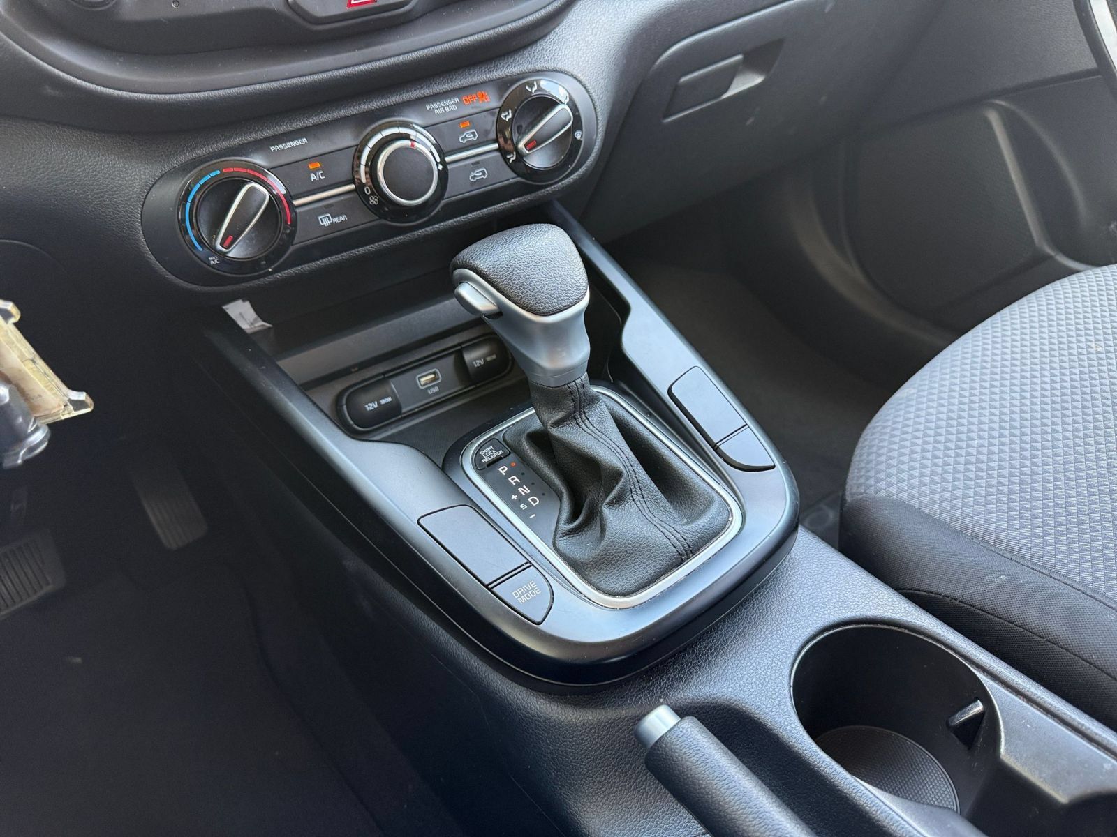 Used 2025 Kia Soul LX w/ LX Technology Package FWD image 40