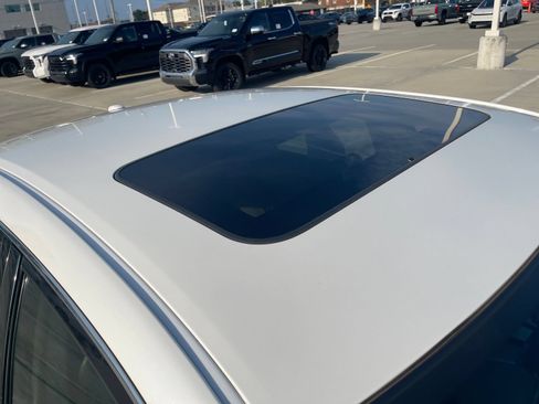 Used 2011 Toyota Avalon FWD image 10
